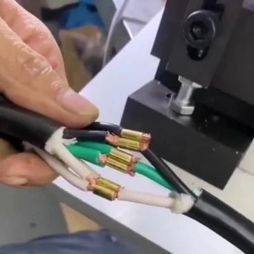 this is wire crimped by wire splice band machine.