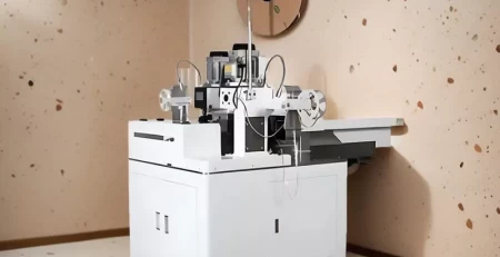 This is automatic wire cutting stripping linear feeding terminal crimping machine which is used in wire harness processing and electronics industries.